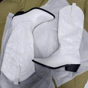 Kneehigh White Western Boots NEW